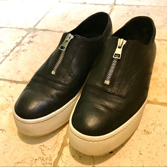 Vince Shoes - Vince: zipped black leather sneakers/slipons (7.5)